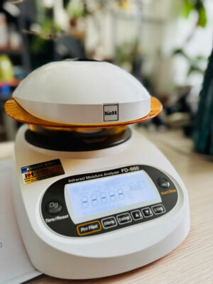 Cân phân tích độ ẩm hồng ngoại FD-660