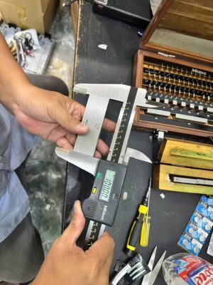 Khối Căn Mẫu Là Gì? Vai Trò Trong Hiệu Chuẩn Thước Kẹp Điện Tử